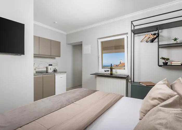 Chiara Opatija Ичичи